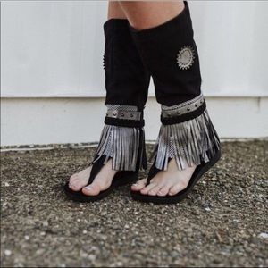 Sz 8 Ibiza black fringe gladiator sandal